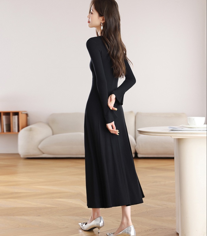 Hepburn style speaker long dress long sleeve black dress