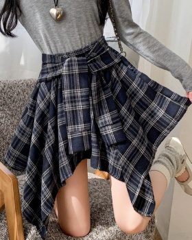 Anti emptied irregular short skirt woolen skirt