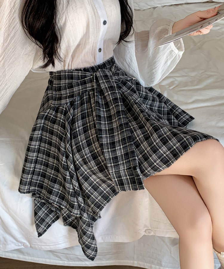 Anti emptied irregular short skirt woolen skirt