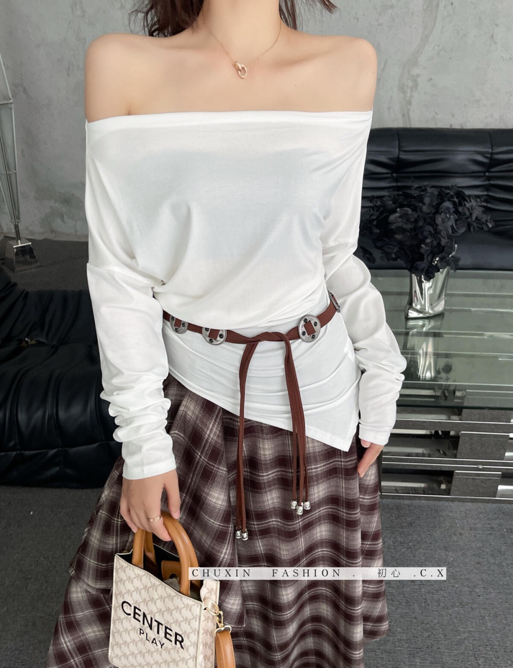 Irregular flat shoulder skirt Casual T-shirt a set