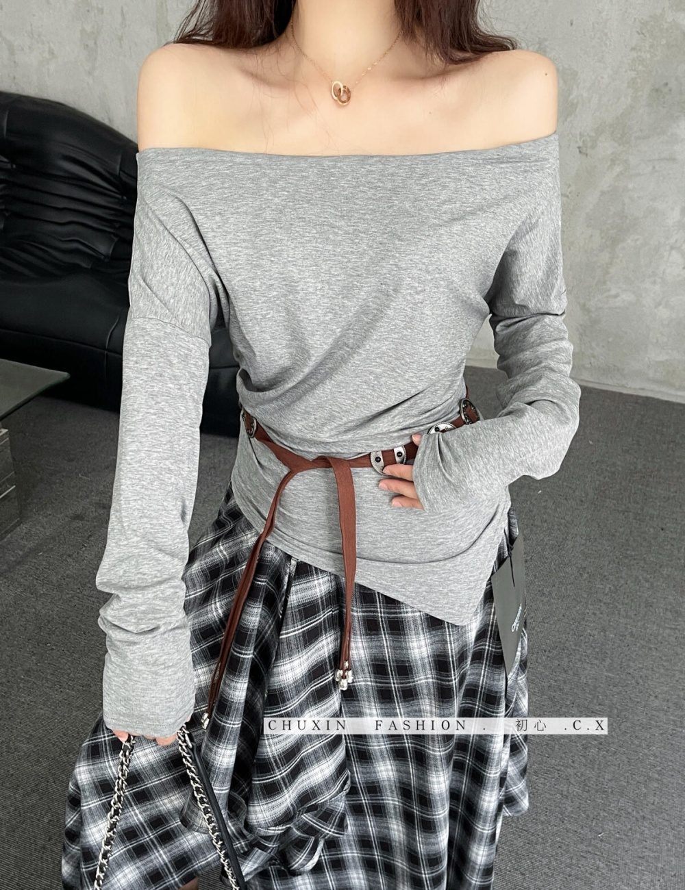Irregular flat shoulder skirt Casual T-shirt a set