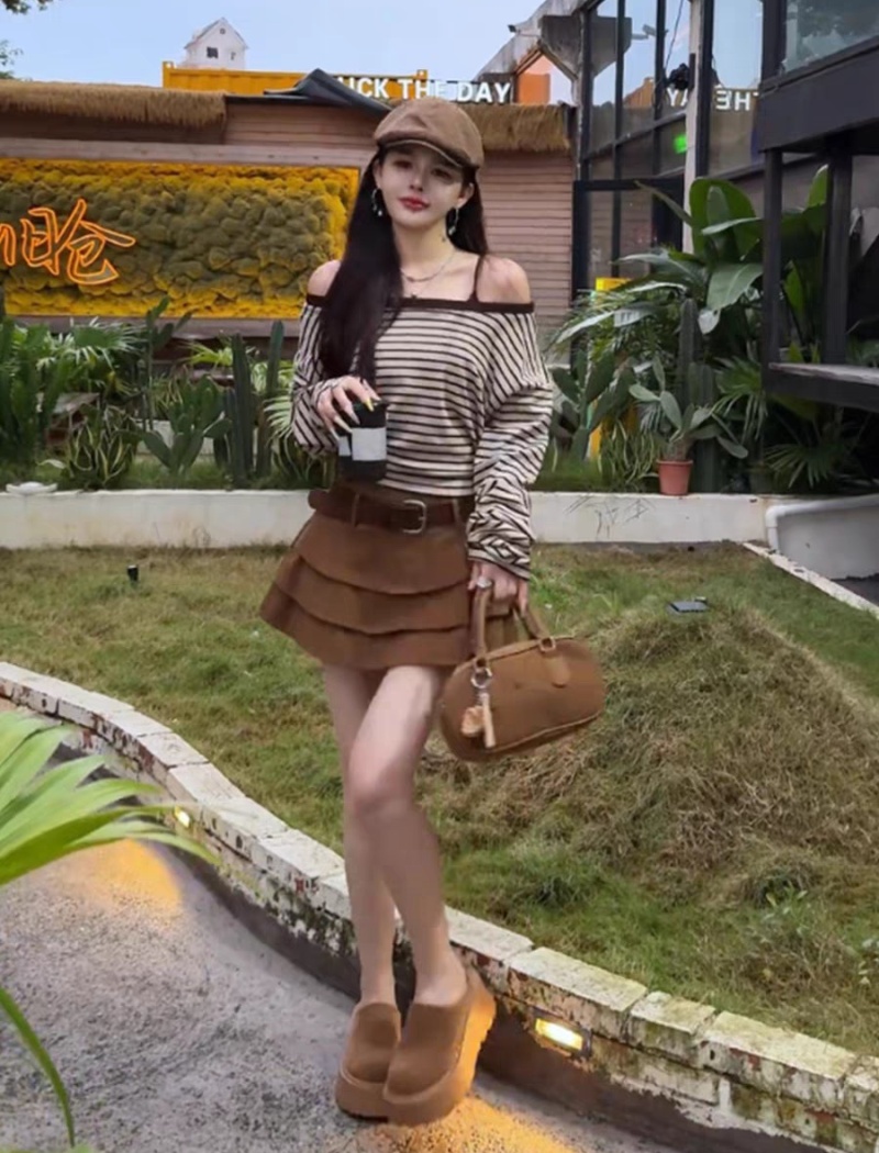 Temperament tops stripe short skirt a set for women