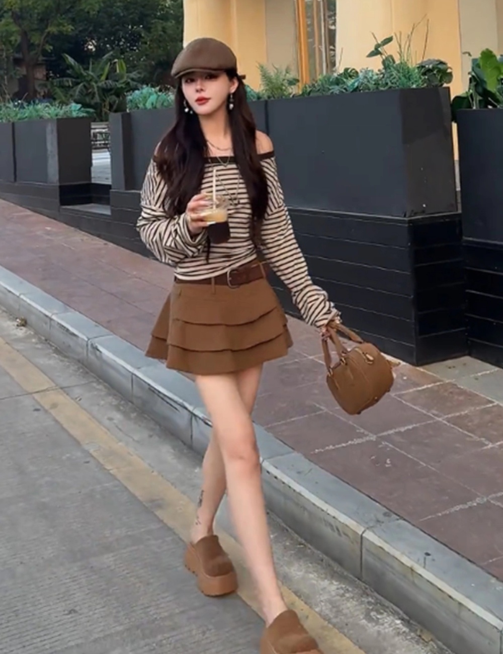 Temperament tops stripe short skirt a set for women