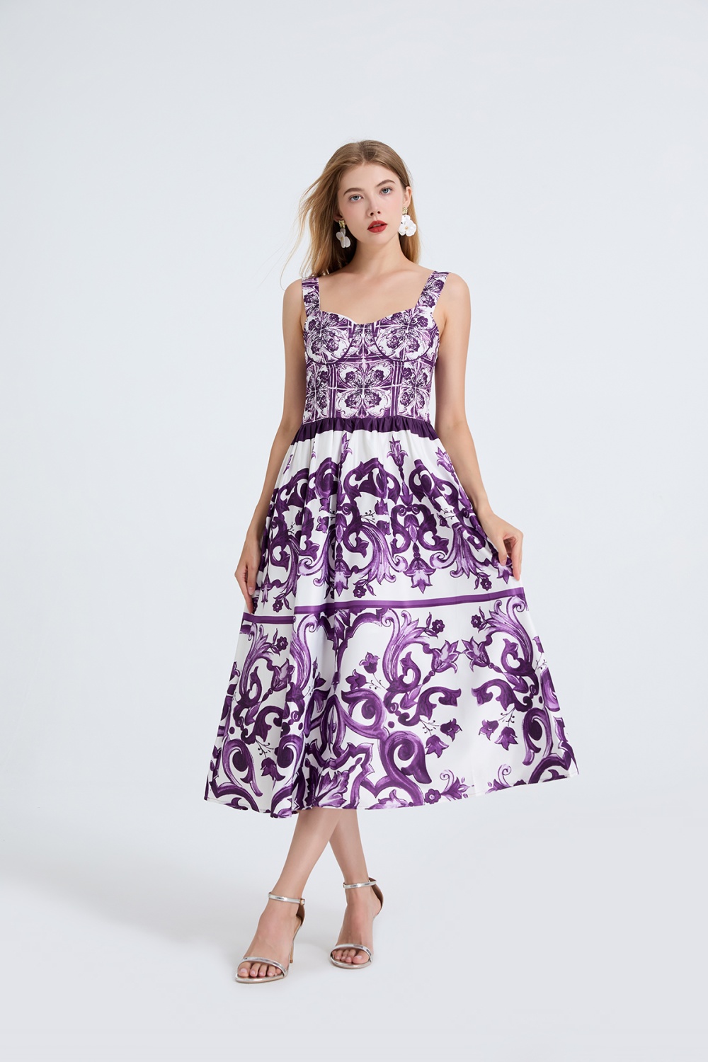 Blue and white porcelain stereoscopic wrapped chest dress