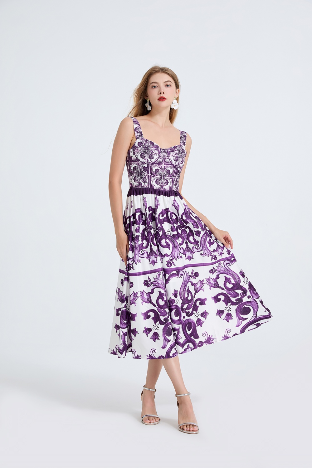 Blue and white porcelain stereoscopic wrapped chest dress