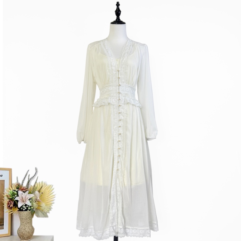 Pearl buckle France style V-neck lace temperament dress