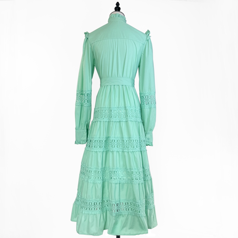 Frenum wood ear pinched waist dress for women