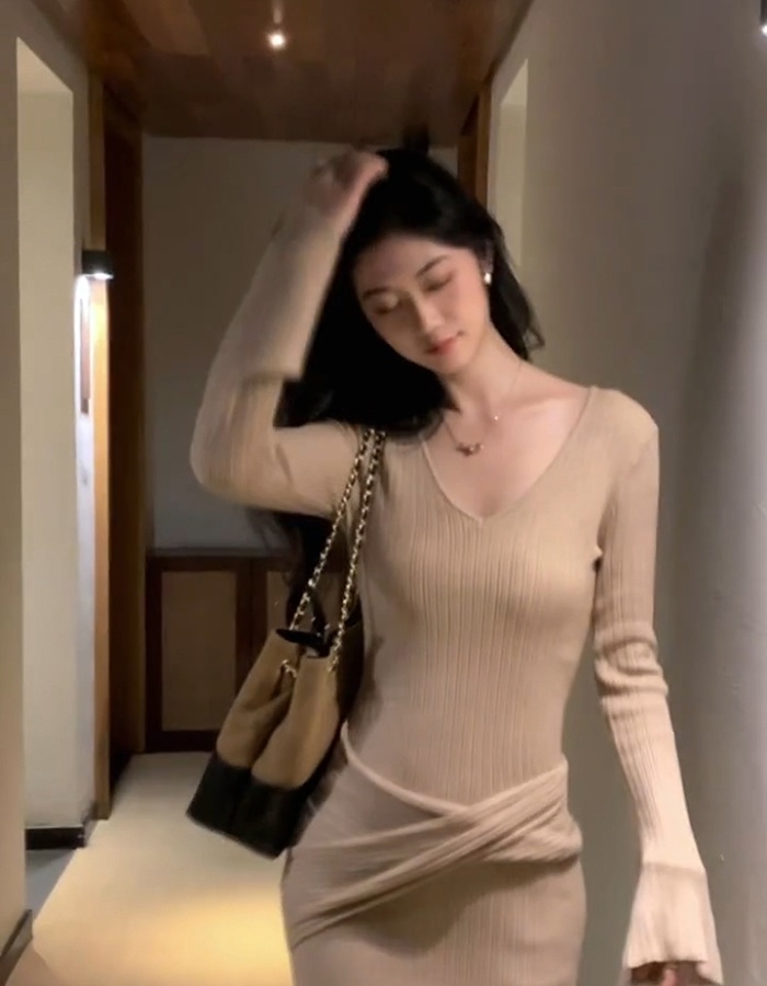 Slim elasticity V-neck autumn knitted dress for women