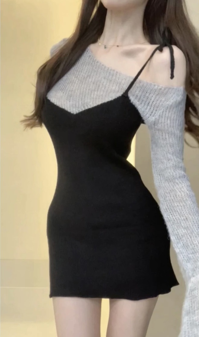 Autumn niche T-back long sleeve dress for women