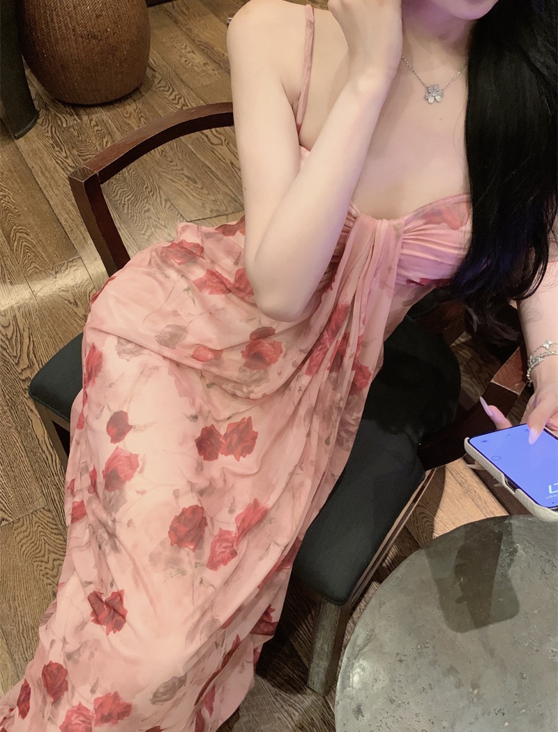 Rose slim temperament wrapped chest vacation dress