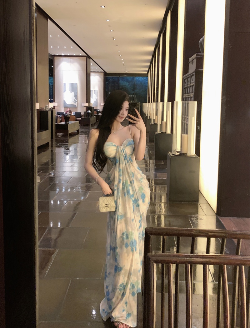 Rose slim temperament wrapped chest vacation dress