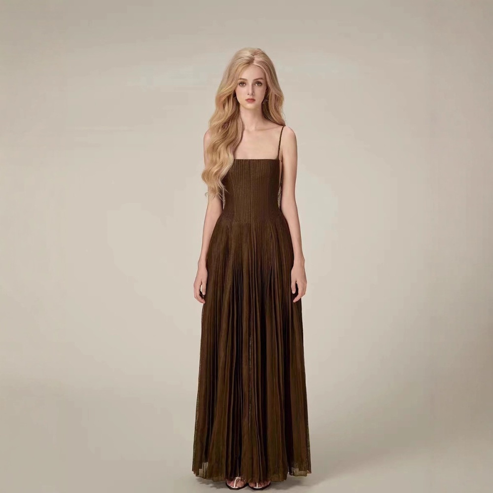 Niche pleated temperament dress sling sleeveless long dress