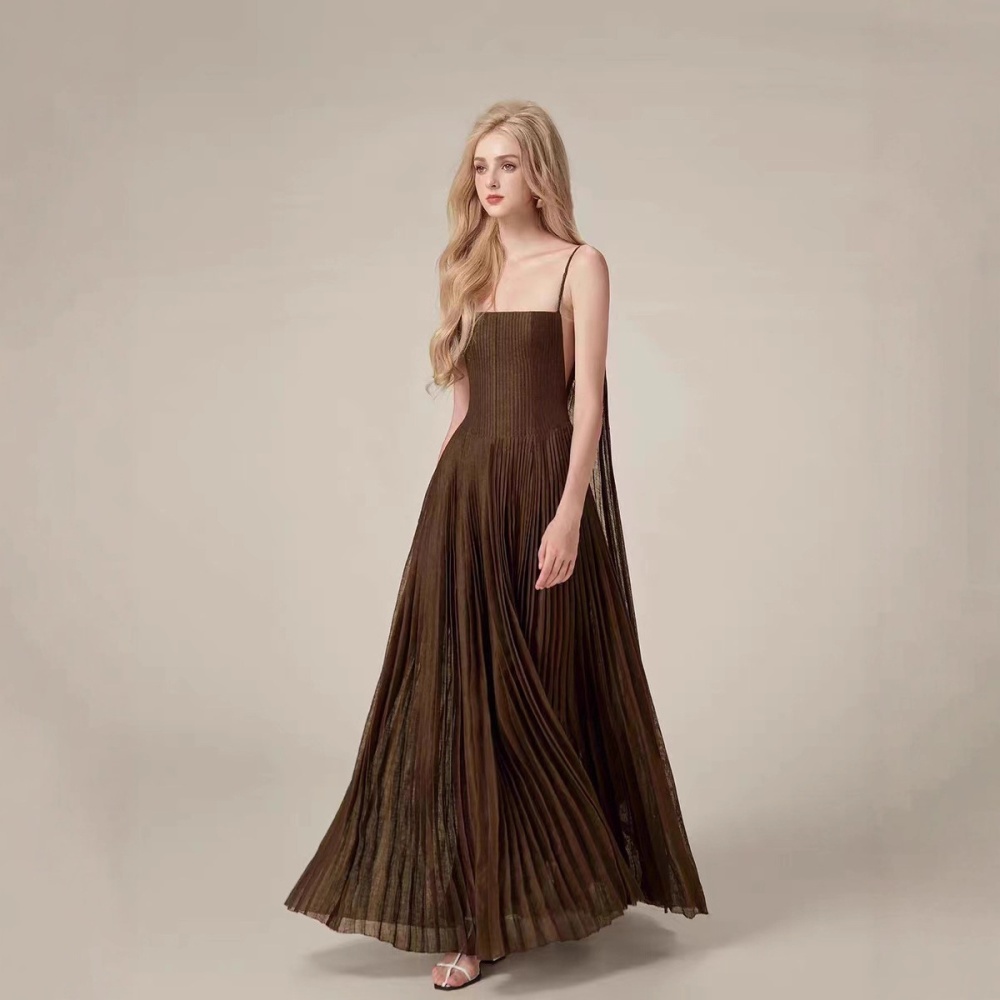 Niche pleated temperament dress sling sleeveless long dress