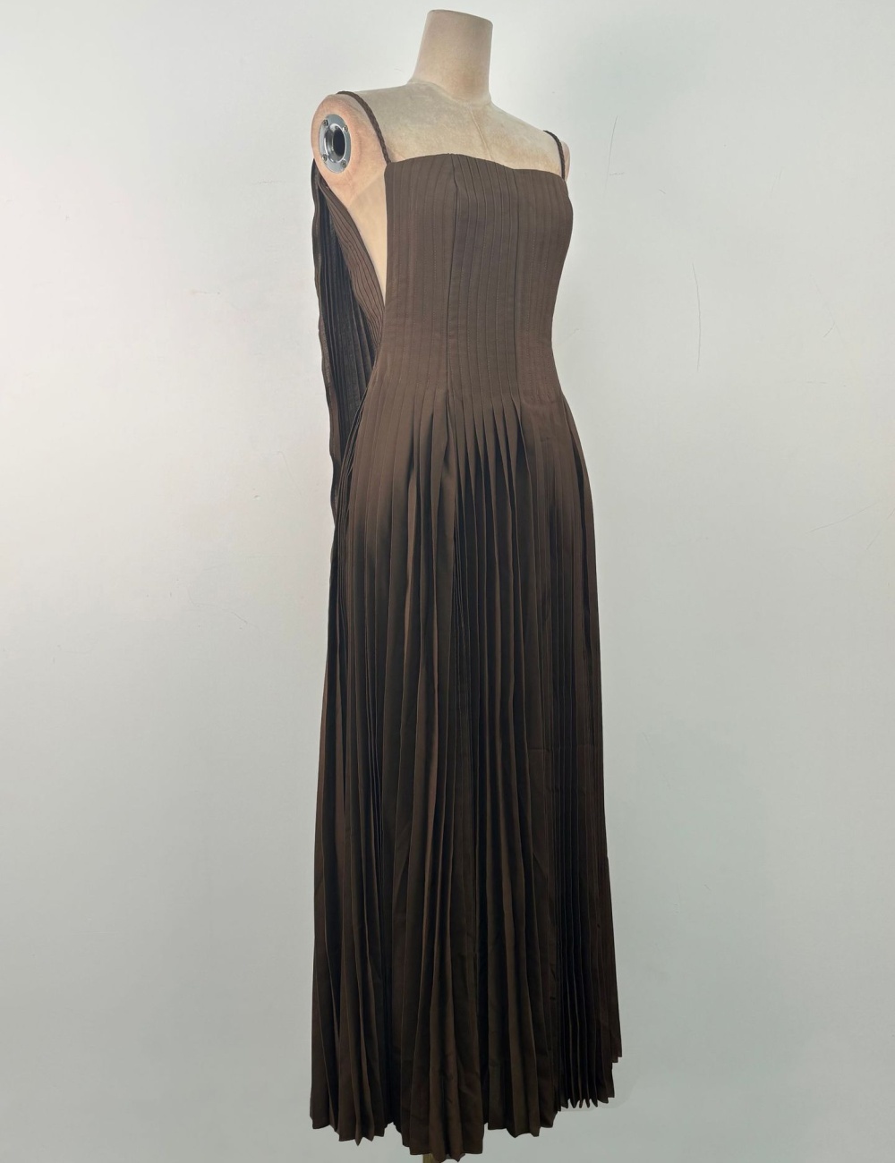 Niche pleated temperament dress sling sleeveless long dress