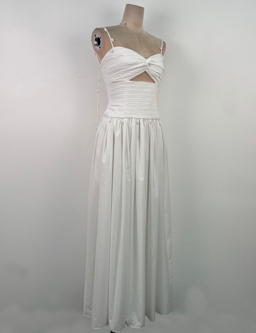 White niche sling long dress pleated big skirt dress