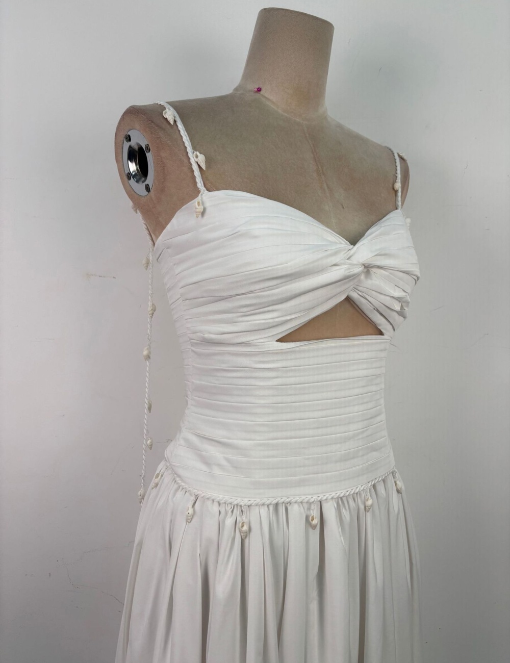 White niche sling long dress pleated big skirt dress