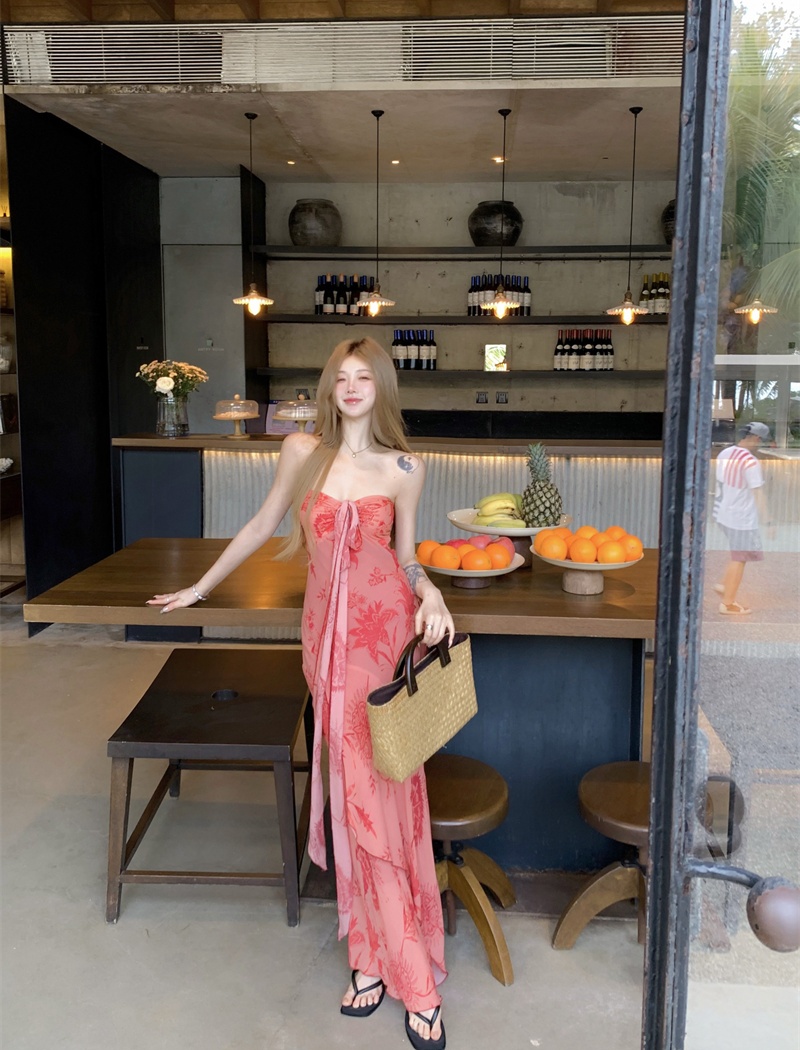 Wrapped chest enticement vacation long dress