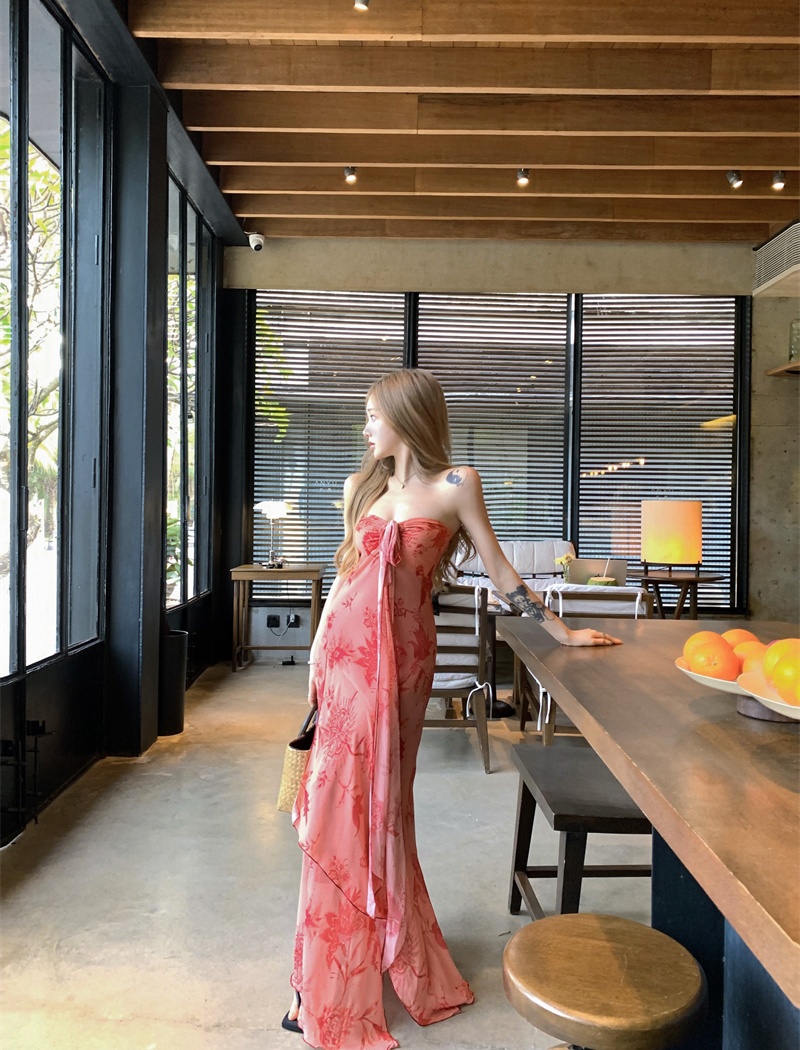 Wrapped chest enticement vacation long dress