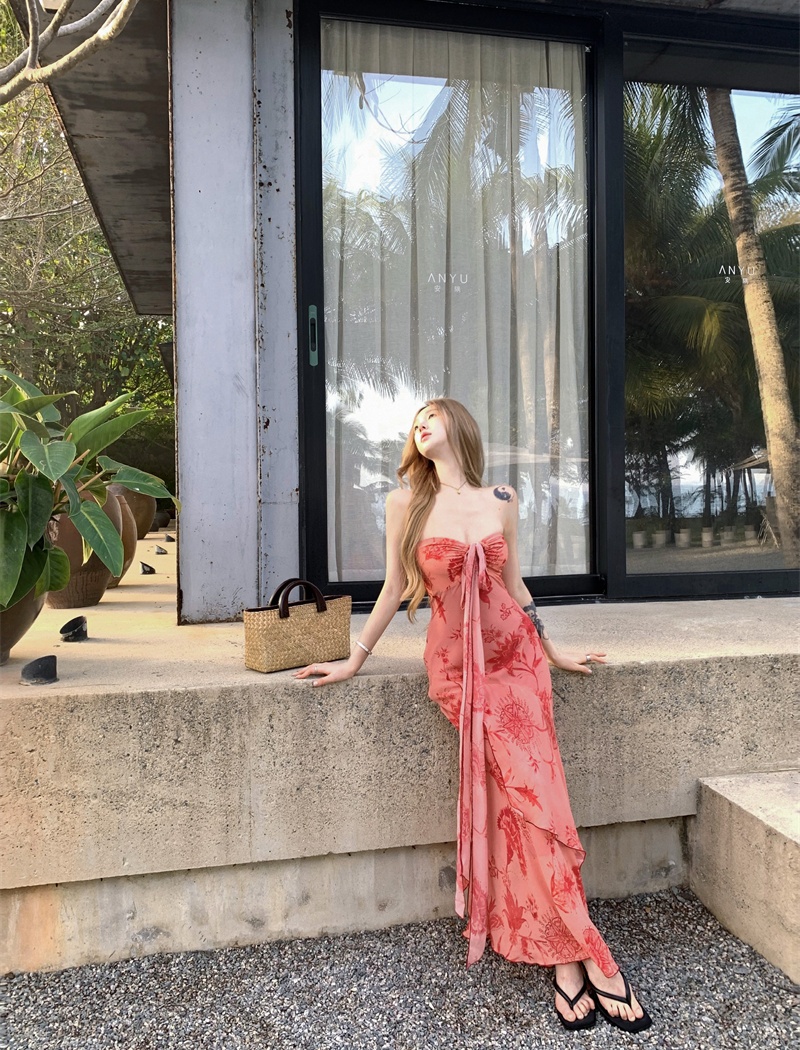 Wrapped chest enticement vacation long dress