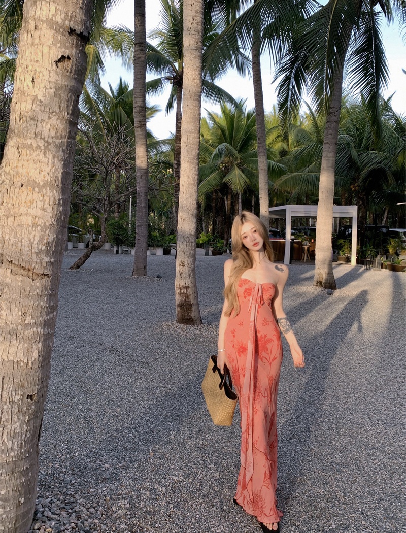 Wrapped chest enticement vacation long dress