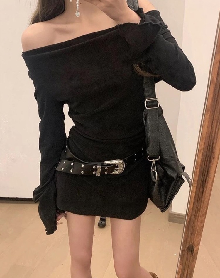 Slim sloping shoulder knitted dress for women