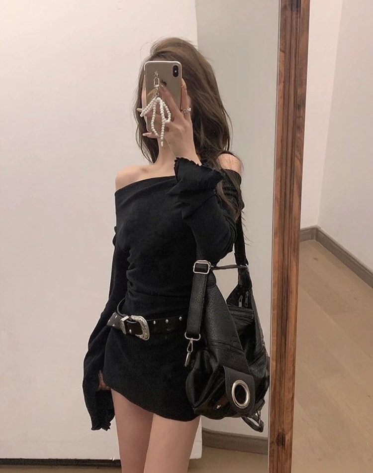 Slim sloping shoulder knitted dress for women