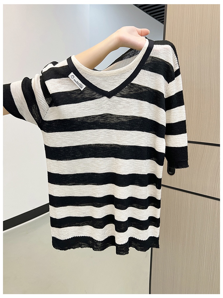 V-neck stripe tops Pseudo-two sweater
