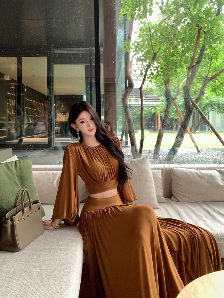Chouzhe drape short skirt round neck tops a set