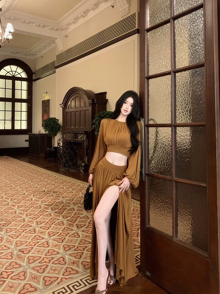 Chouzhe drape short skirt round neck tops a set