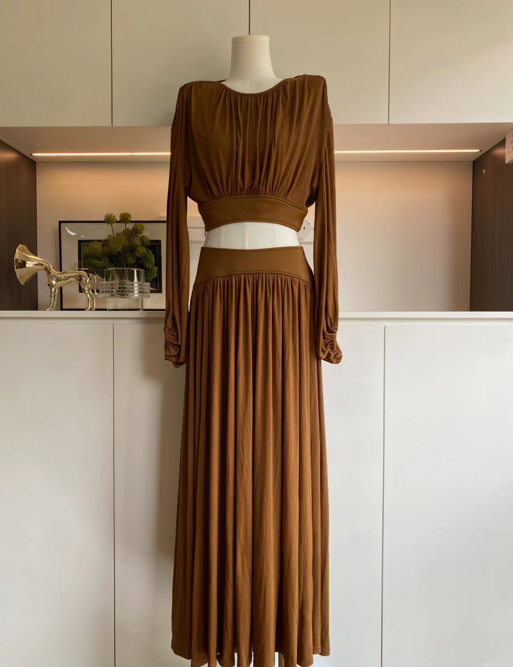 Chouzhe drape short skirt round neck tops a set