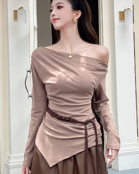 Wears outside tops bottoming shirt for women