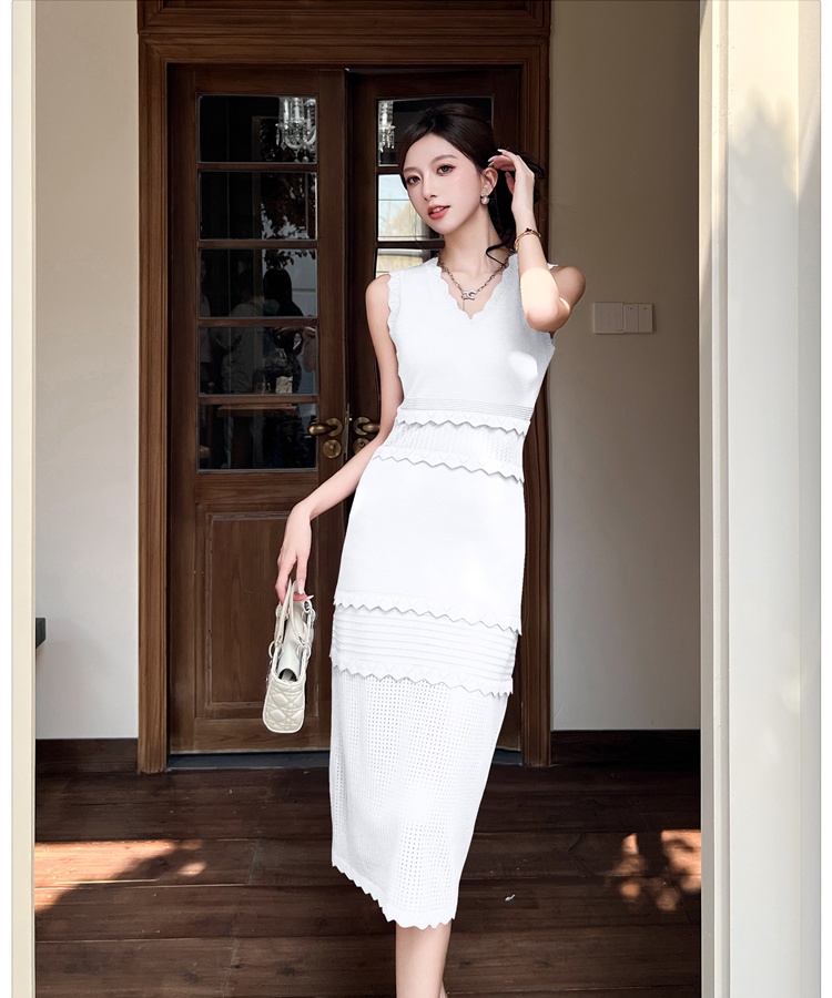 Summer V-neck knitted sleeveless dress show young sleeveless dress