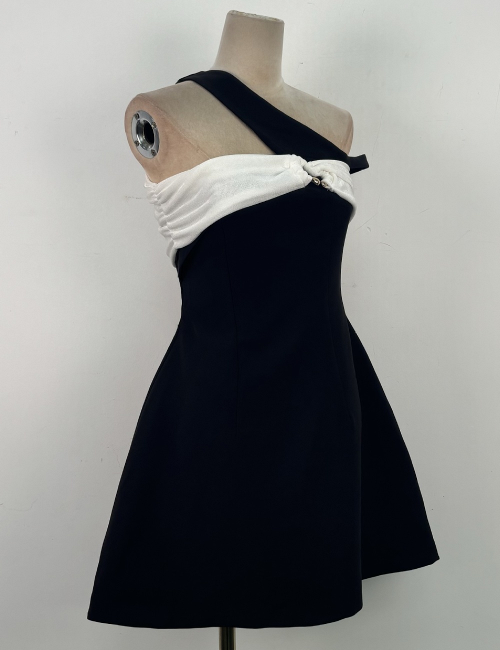 Elegant temperament T-back pinched waist niche dress