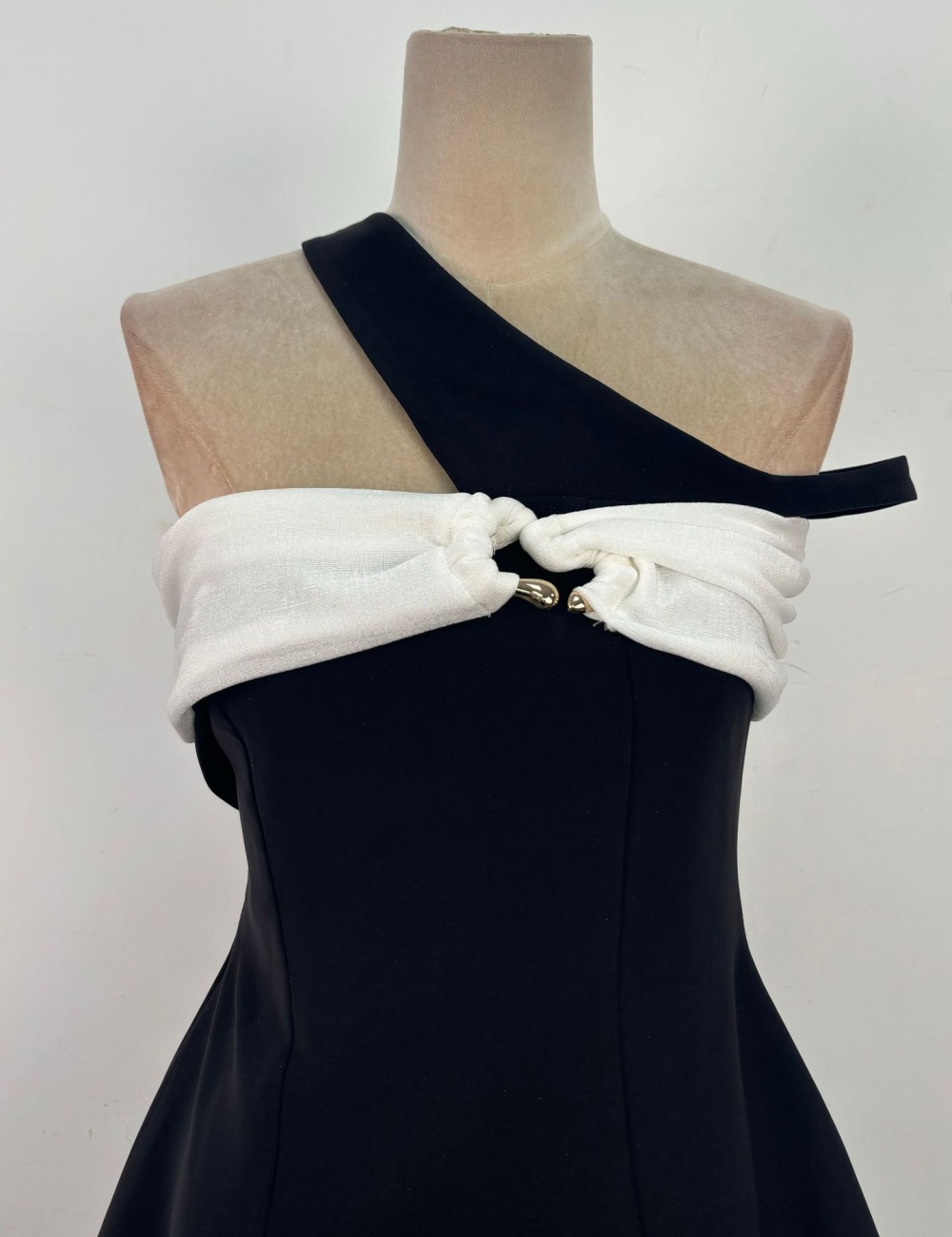 Elegant temperament T-back pinched waist niche dress