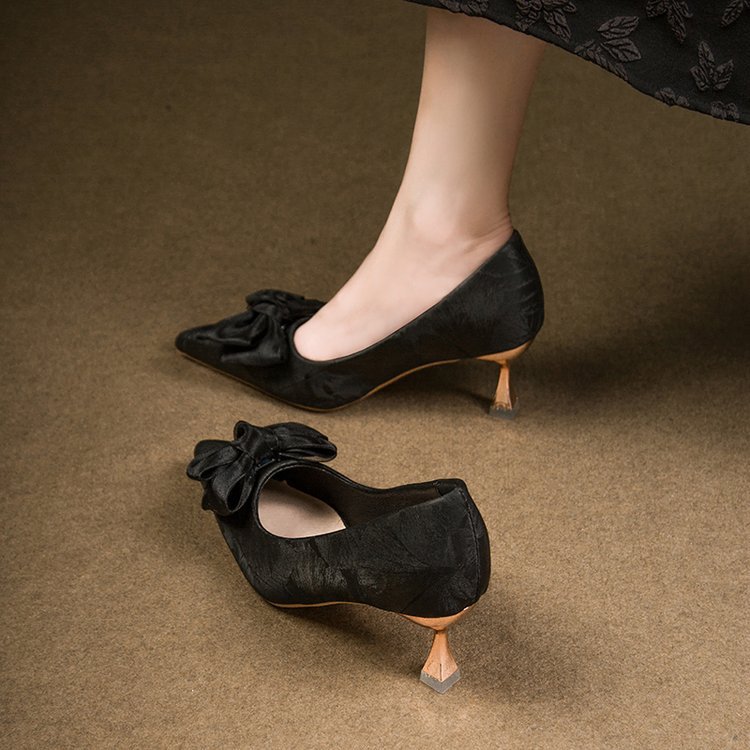 Low high-heeled shoes Chinese style shoes for women