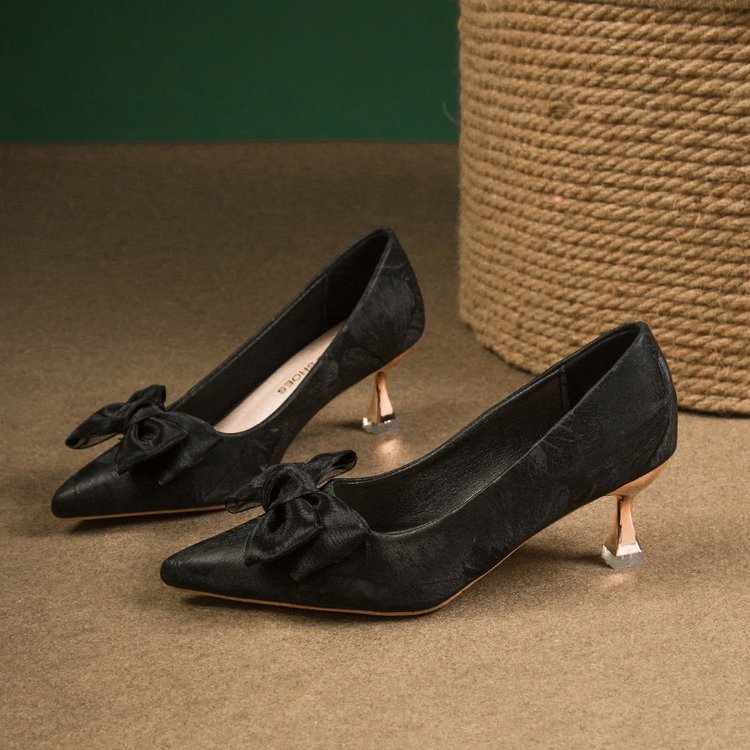 Low high-heeled shoes Chinese style shoes for women