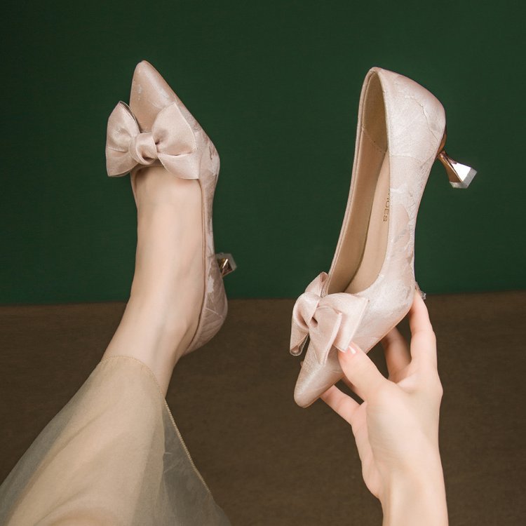 Low high-heeled shoes Chinese style shoes for women