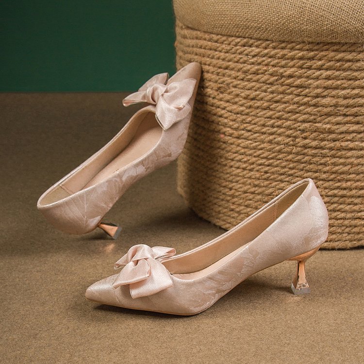 Low high-heeled shoes Chinese style shoes for women