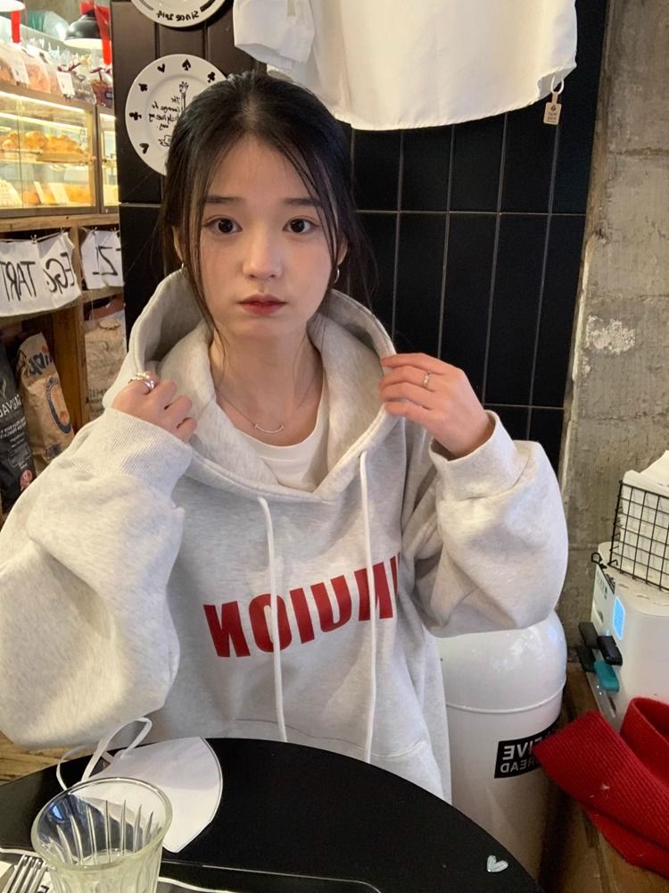 Complex hooded autumn hoodie for women