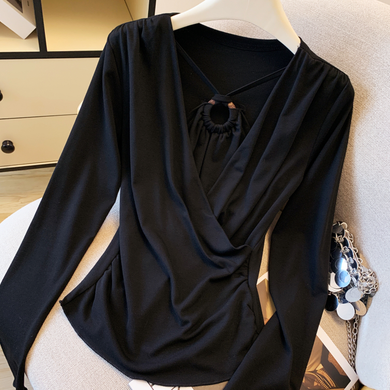 Pseudo-two slim bottoming shirt wears outside tops