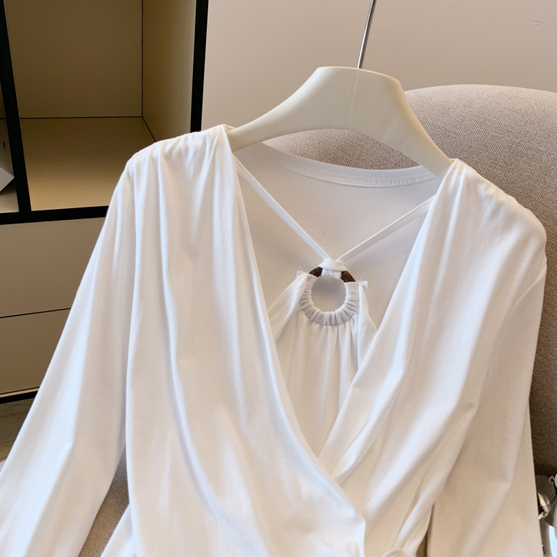 Pseudo-two slim bottoming shirt wears outside tops