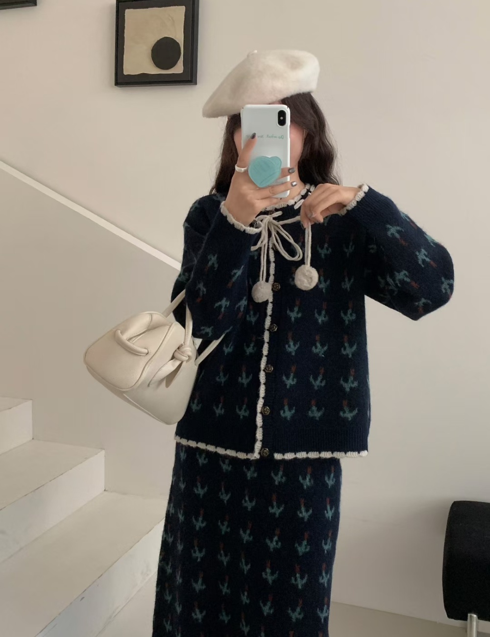 Retro fashionable sweater frenum skirt a set
