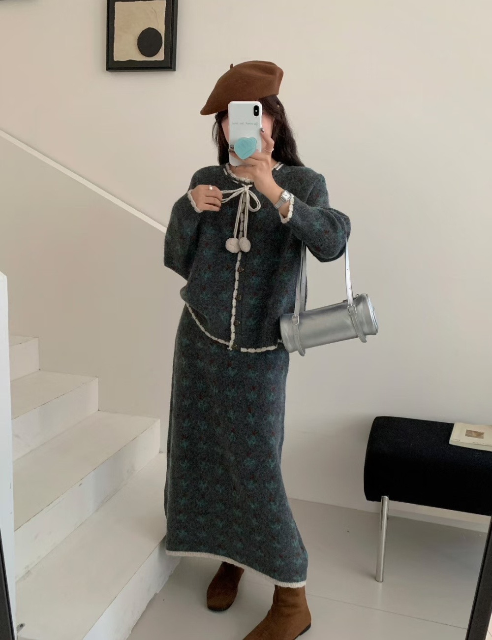 Retro fashionable sweater frenum skirt a set