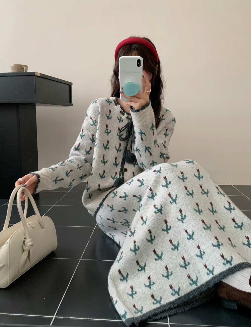 Retro fashionable sweater frenum skirt a set