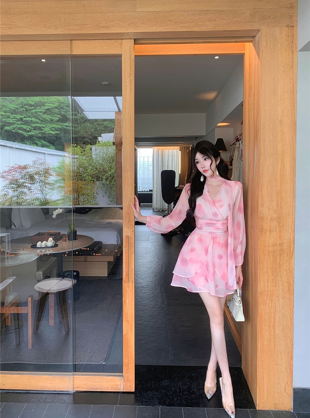 Long sleeve spring and autumn blooming lady V-neck dress
