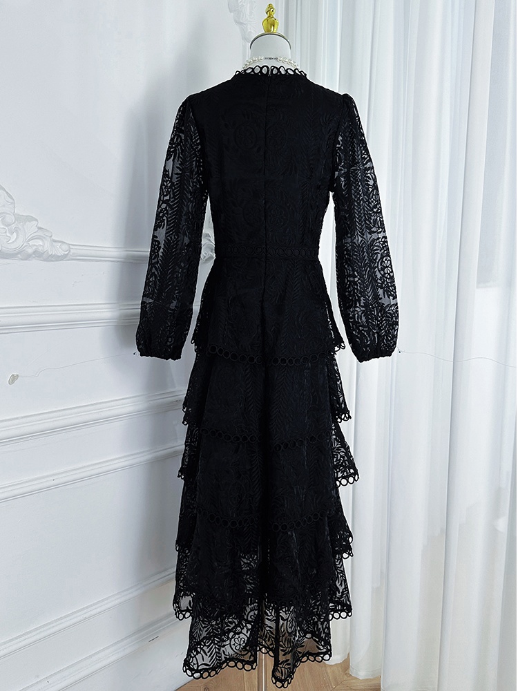 Cake embroidered pinched waist temperament dress