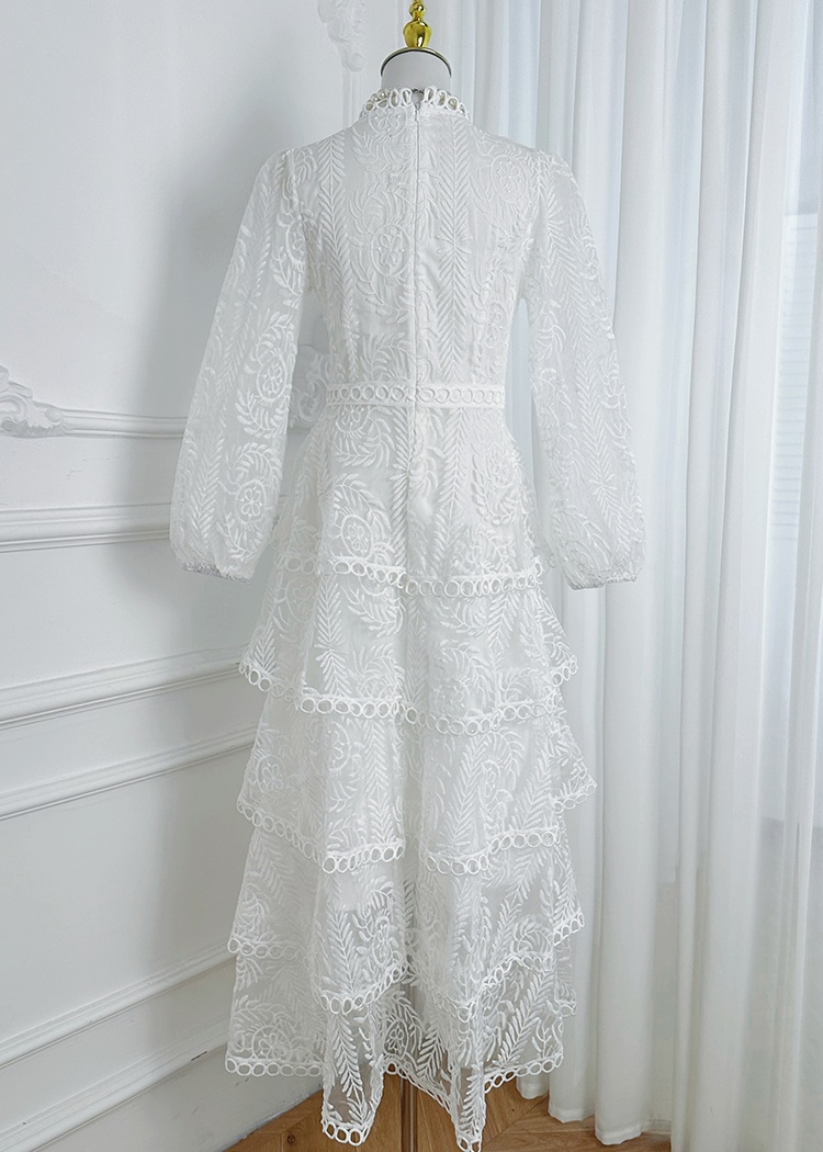 Cake embroidered pinched waist temperament dress