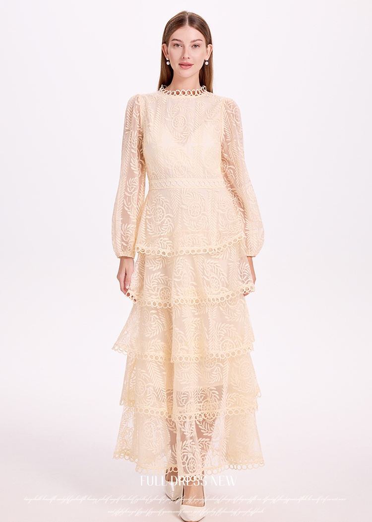 Cake embroidered pinched waist temperament dress