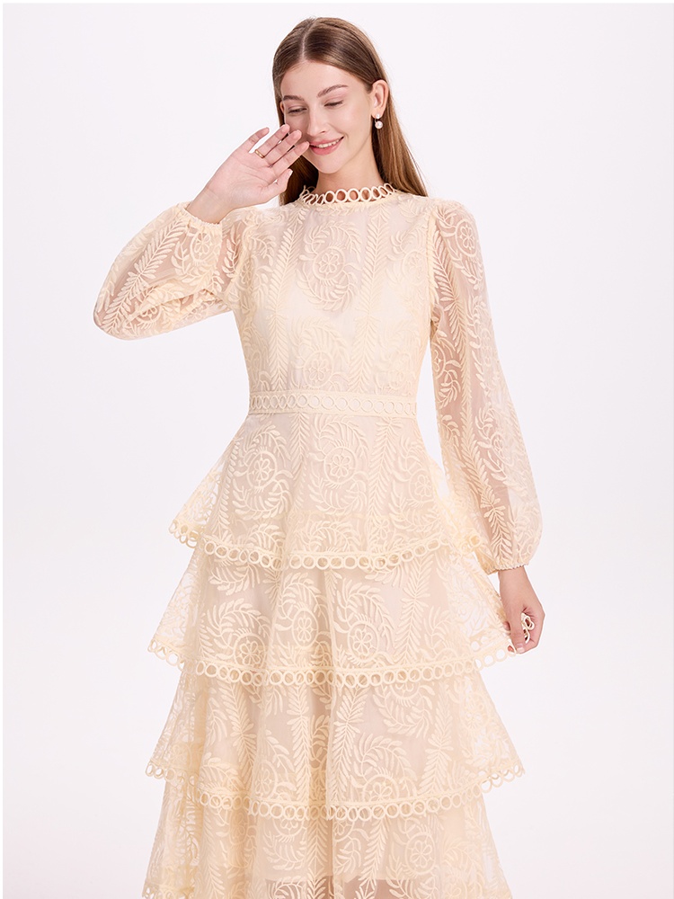 Cake embroidered pinched waist temperament dress