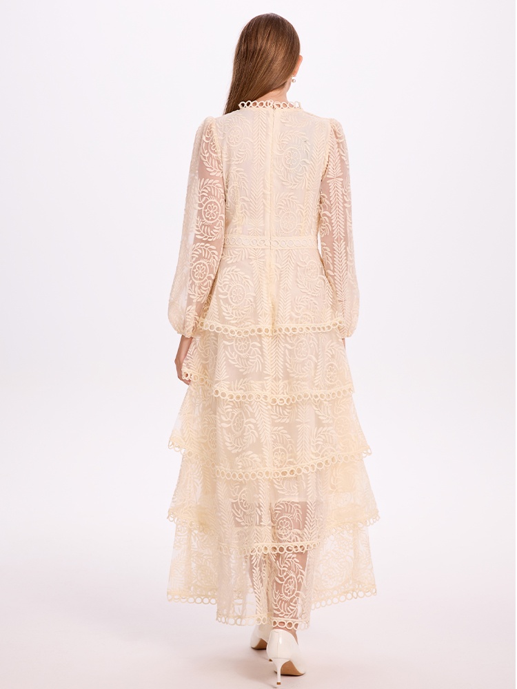 Cake embroidered pinched waist temperament dress